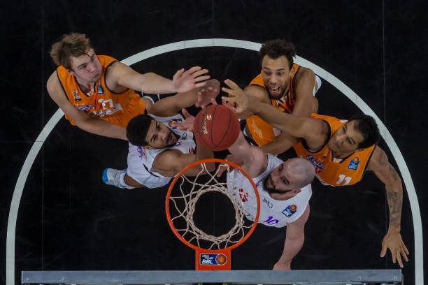 中路进攻能 中路进攻能