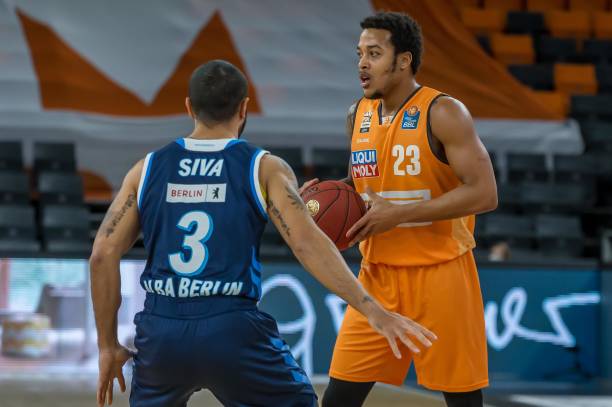 因解约金 因解约金